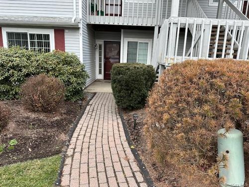 5 Magnolia Ln, Warwick, NY, 10990-3847 | Card Image