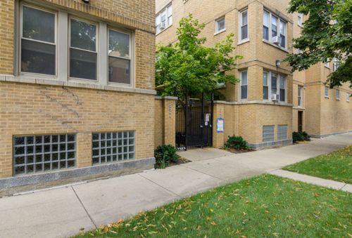 apt-3-4437 W Fullerton Ave, Chicago, IL, 60639-3985 | Card Image