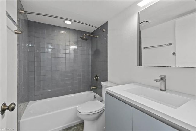 APT-1 - 15456 Admiralty Cir, Condo with 3 bedrooms, 2 bathrooms and 1 parking in NORTH FORT MYERS FL | Image 28