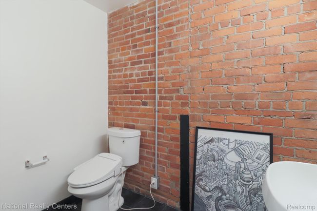 APT-29 - 200 River Place Dr, Condo with 2 bedrooms, 3 bathrooms and null parking in Detroit MI | Image 8