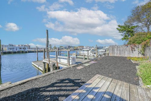 870 Guy Lombardo Ave, Freeport, NY, 11520-6215 | Card Image