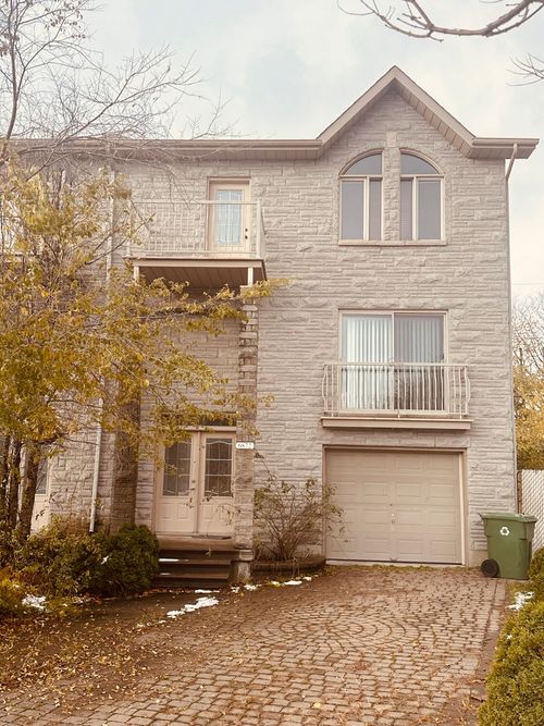 6872 Rue Marie-Guyart, Montréal, QC, H8N3G7 | Card Image