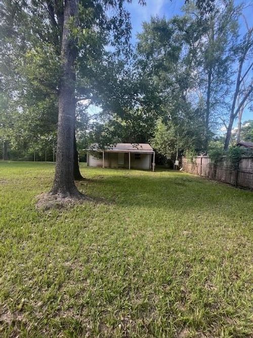 411 Richard St, Coldspring, TX, 77331-6637 | Card Image
