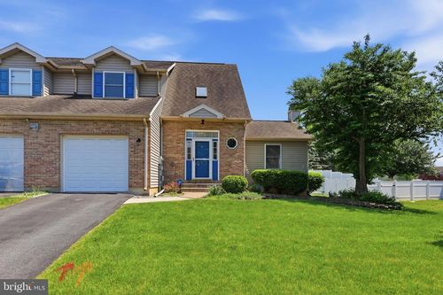 220 Melissa Dr, EASTON, PA, 18045-7911 | Card Image