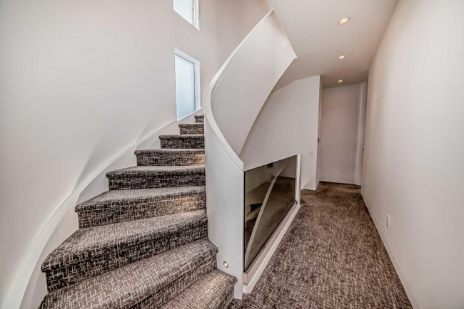 530 Crescent Road Nw, Home with 3 bedrooms, 4 bathrooms and 4 parking in Calgary AB | Image 26