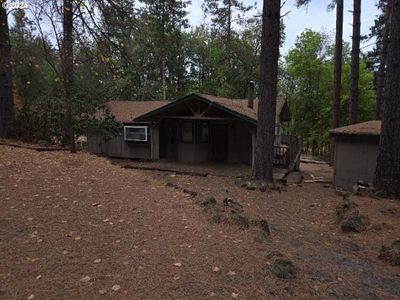 5950 Riverbanks Rd, House other with 3 bedrooms, 2 bathrooms and null parking in GrantsPass OR | Image 1