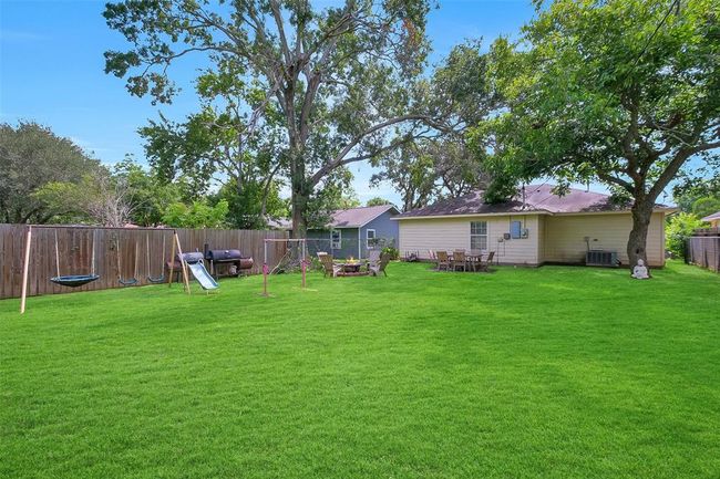 2222 3 Rd St, House other with 3 bedrooms, 2 bathrooms and 1 parking in Rosenberg TX | Image 36