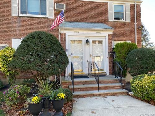 e-261-53 Langston Ave, Glen Oaks, NY, 11004-1040 | Card Image
