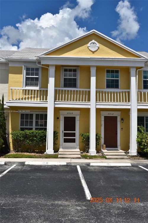 2908 S Edgehill Ln, Hollywood, FL, 33026-3774 | Card Image