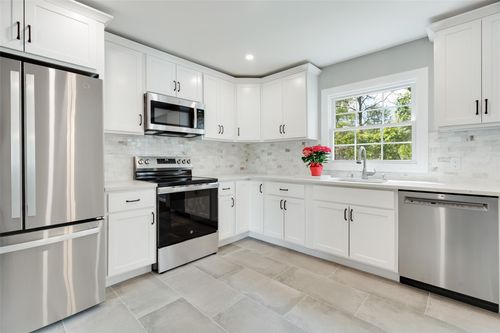 5 Helen Dr, Wappingers Falls, NY, 12590-1705 | Card Image