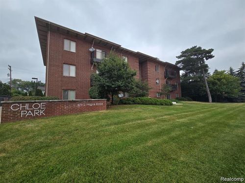 2725 E Maple Rd, Birmingham, MI, 48009-7429 | Card Image