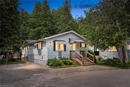 4 Spruce St, Cambridge, ON, N1R4J9 | Card Image