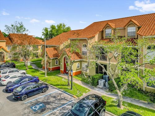 247-405 Fountainhead Cir, KISSIMMEE, FL, 34741-3298 | Card Image