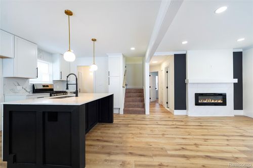 1483 E Evelyn Ave, Hazel Park, MI, 48030-2305 | Card Image