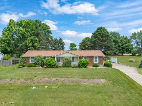 1133 Scenicrest Street Nw, Uniontown, OH, 44685 | Card Image