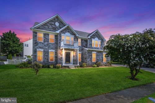 800 Aztec Dr, FREDERICK, MD, 21701-4651 | Card Image