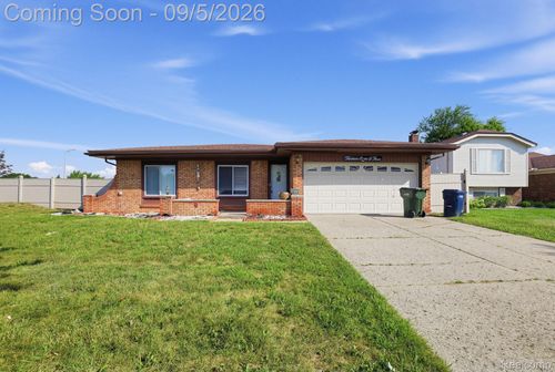 13803 Brougham Dr, Sterling Heights, MI, 48312-4301 | Card Image