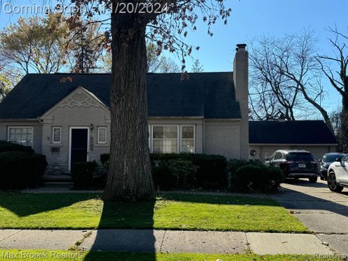 19972 Woodcrest Street, Harper Woods, MI, 48225 | Card Image