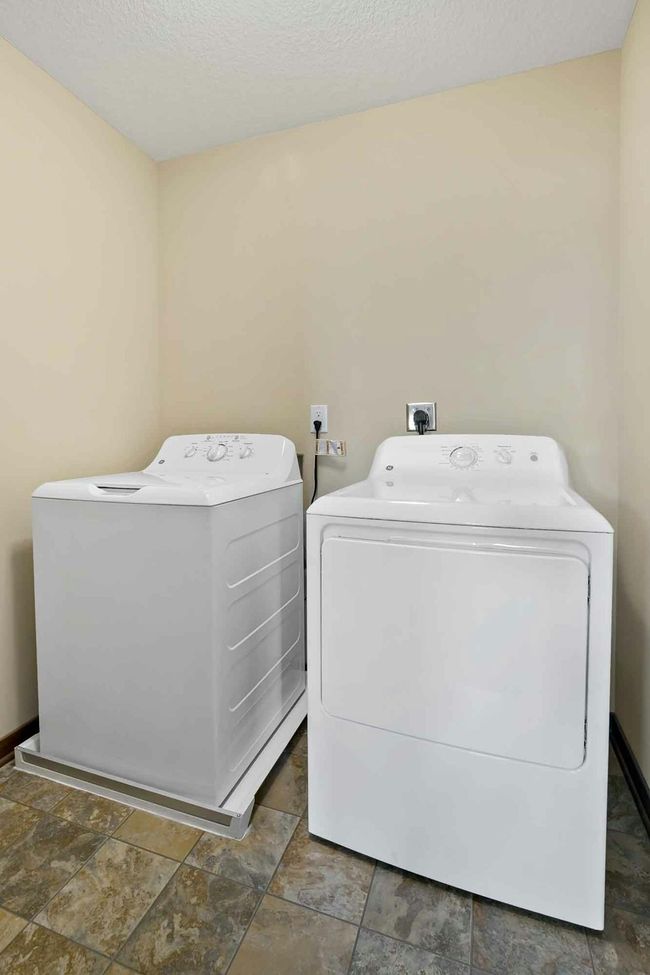 Private Laundry Room | Image 19