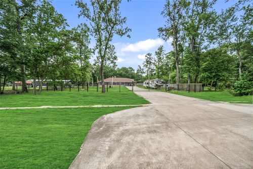 90 County Road 3563, New Caney, TX, 77357-7281 | Card Image
