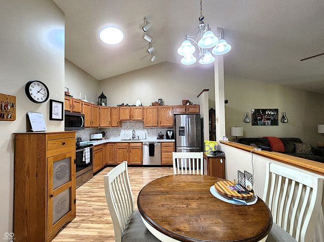 1223 Long Shore Dr, Townhouse with 2 bedrooms, 2 bathrooms and null parking in Indianapolis IN | Image 5