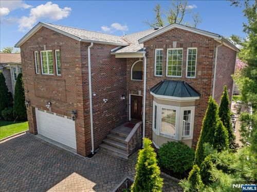 54 Van Nostrand Ave, Englewood Cliffs, NJ, 07632-2424 | Card Image