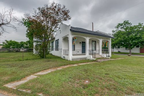 102 Beal St, San Antonio, TX, 78201-5106 | Card Image