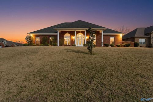 107 Cherry Ridge Dr, New Market, AL, 35761-7689 | Card Image