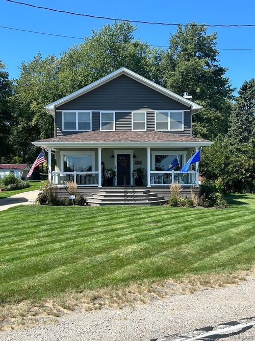1018 River Rd, Marysville, MI, 48040-1510 | Card Image