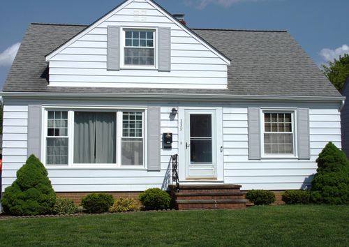 339 Blissfield Dr, Willowick, OH, 44095-5044 | Card Image