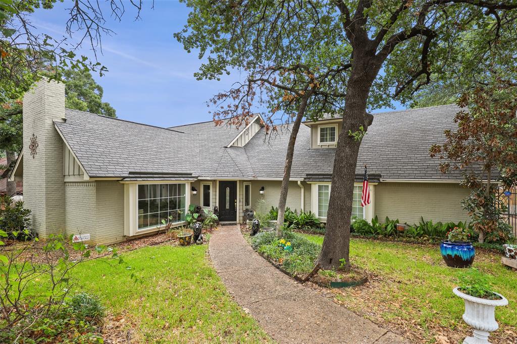 High Vista Ct, Fort Worth, TX 76112