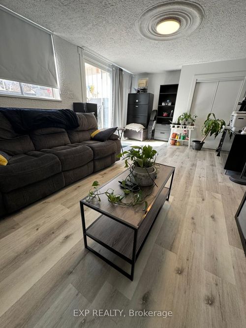 bsmt-254 Hillside Dr, Mississauga, ON, L5M1G5 | Card Image