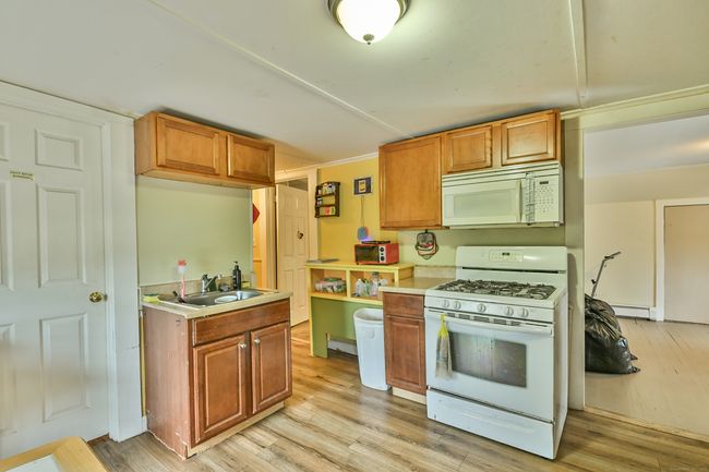 96 Water St, Home with 6 bedrooms, 2 bathrooms and 4 parking in Killingly CT | Image 23