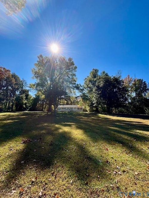 941 Saxkey Rd, Drakes Branch, VA, 23937-2983 | Card Image