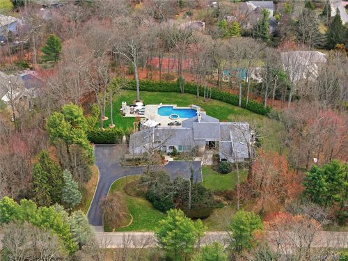 50 Tall Oak Cres, Syosset, NY, 11791-1121 | Card Image