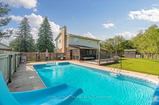21 Sherwood Cres, House other with 5 bedrooms, 3 bathrooms and 6 parking in Exeter ON | Image 4