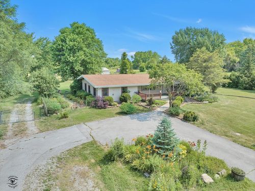 944 E County Line Rd, Grant Park, IL, 60940-4001 | Card Image