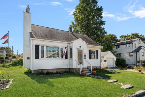 155 Evarts St, Newport, RI, 02840-1664 | Card Image