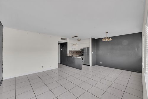 apt-38-4050 Ne 12th Ter, Oakland Park, FL, 33334-4601 | Card Image