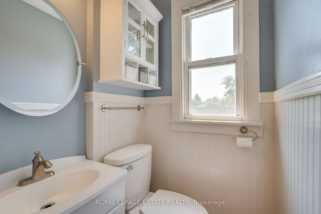54 Kenilworth Ave, House attached with 3 bedrooms, 3 bathrooms and 2 parking in Toronto ON | Image 35