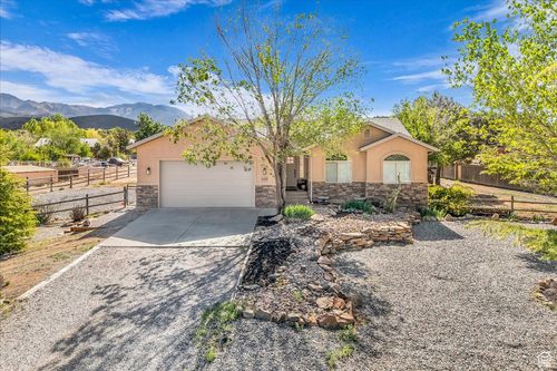 950 N Horsemans Park Dr, Dammeron Valley, UT, 84783-5023 | Card Image