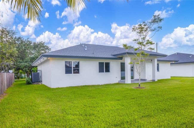 15640 - 15640 Nw 39th Ct, House other with 6 bedrooms, 4 bathrooms and null parking in Miami Gardens FL | Image 5