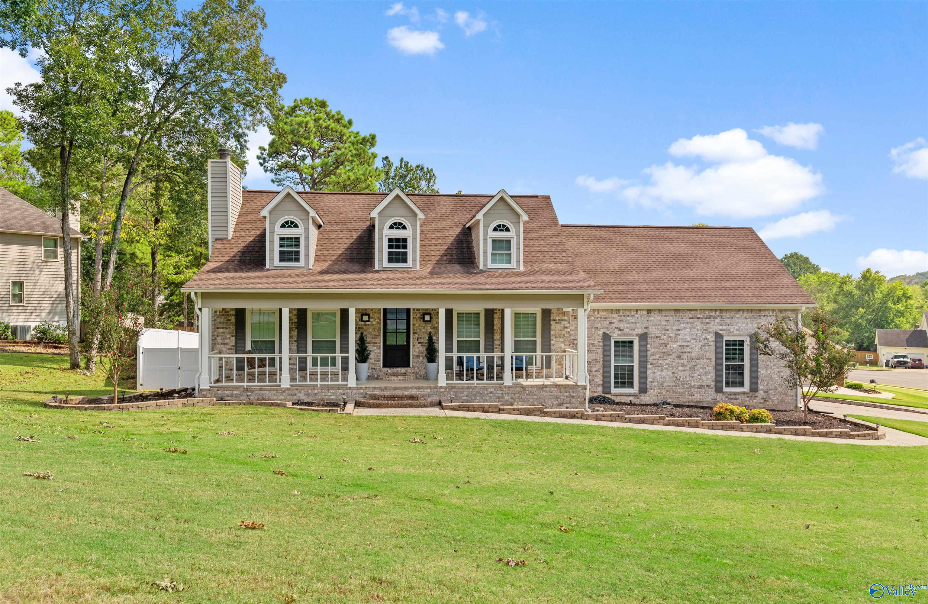 Argent Dr, Huntsville, AL 35803