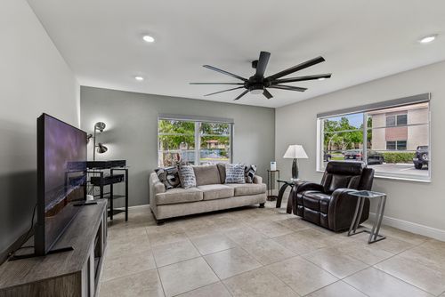 c112-9 Ne 19th Ct, Wilton Manors, FL, 33305-1092 | Card Image