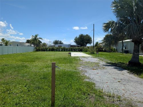273 Via De Luna, ENGLEWOOD, FL, 34224-5129 | Card Image