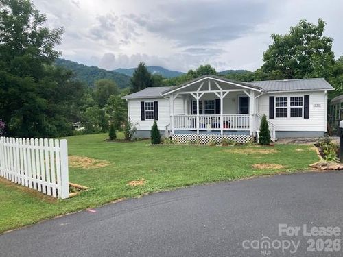 121 Jf Morris Dr, Waynesville, NC, 28786-5685 | Card Image