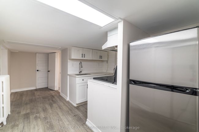 1181 Dovercourt Rd, House other with 5 bedrooms, 3 bathrooms and null parking in Toronto ON | Image 16