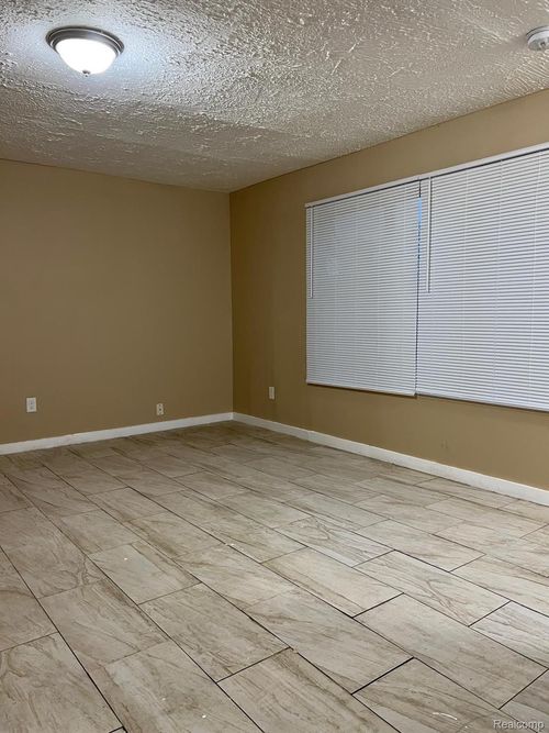 11404 Broadstreet Ave, Detroit, MI, 48204-1654 | Card Image