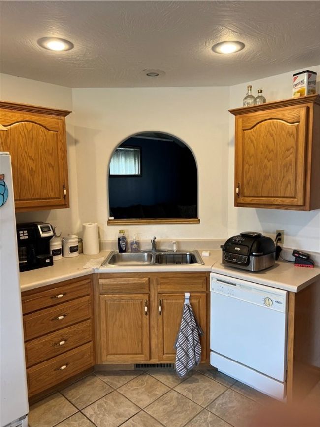 410 E Kennedy St, House other with 3 bedrooms, 2 bathrooms and null parking in Strafford MO | Image 7