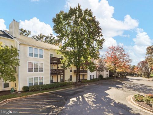 10064 Oakton Terrace Rd, OAKTON, VA, 22124-2900 | Card Image